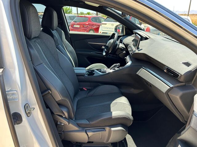 PEUGEOT 5008 GT LINE 1.5 BLUE HDI AUTO SPANISH LHD IN SPAIN 80K 7 SEATS SUPERB 2019